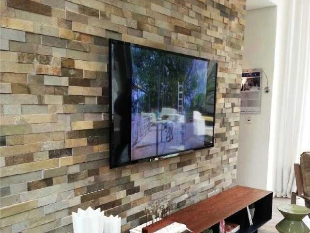 IVA Showroom mood