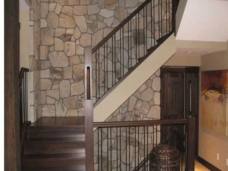 Exterior Stone Cladding – Gallery Riven Wall