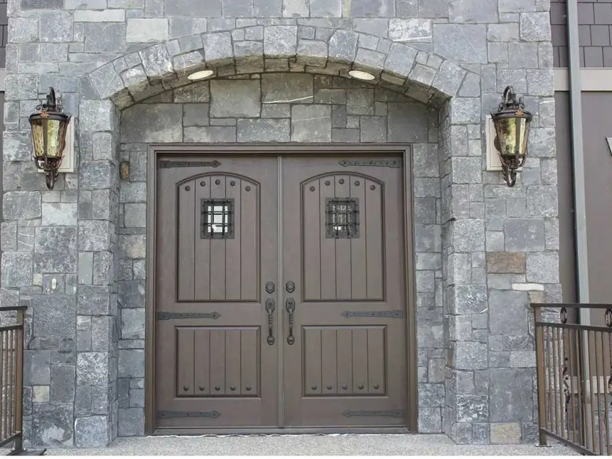Interior Stone Cladding – Illuminated Entry Stone